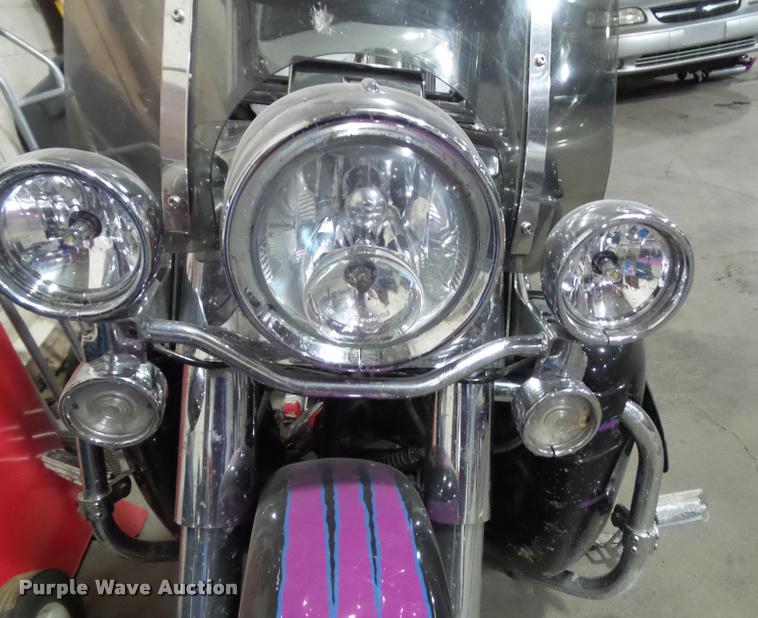 image for item BV9358 2003 Harley Davidson Road King motorcycle