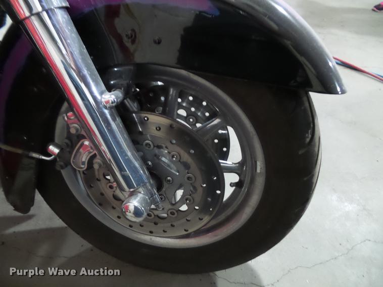 image for item BV9358 2003 Harley Davidson Road King motorcycle