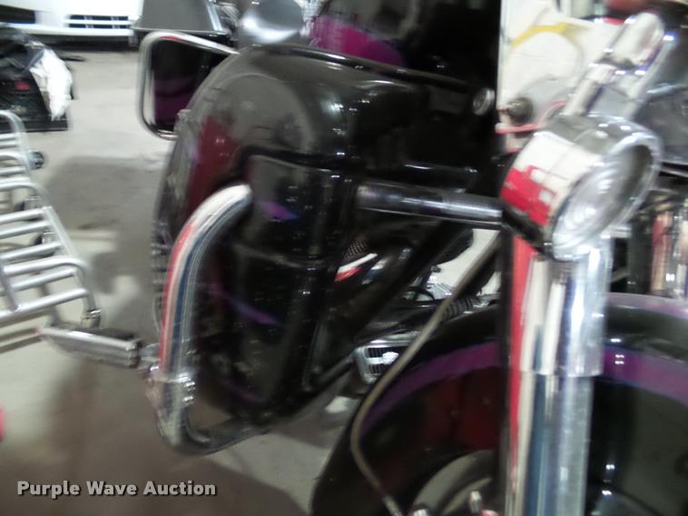 image for item BV9358 2003 Harley Davidson Road King motorcycle