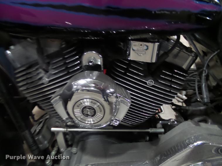 image for item BV9358 2003 Harley Davidson Road King motorcycle