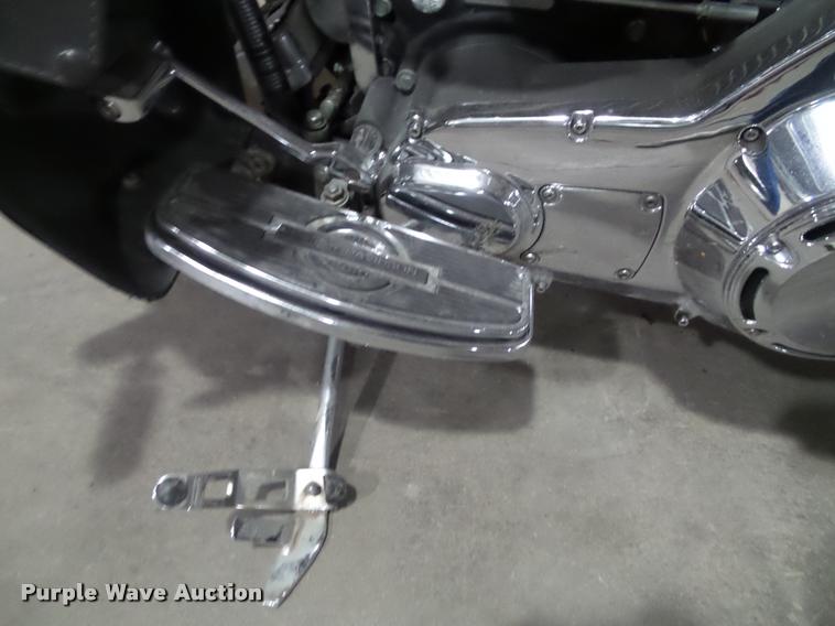 image for item BV9358 2003 Harley Davidson Road King motorcycle