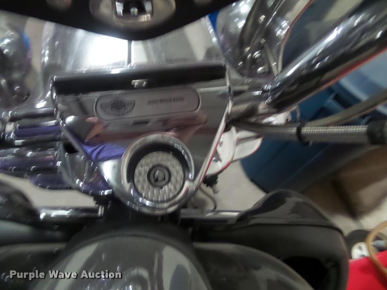 image for item BV9358 2003 Harley Davidson Road King motorcycle