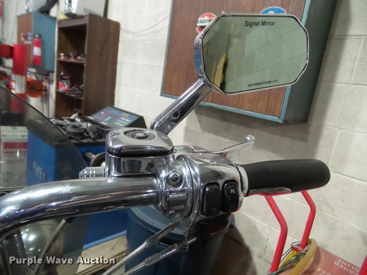 image for item BV9358 2003 Harley Davidson Road King motorcycle