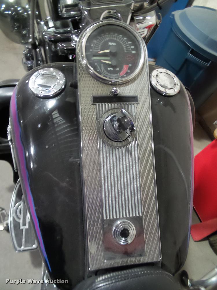 image for item BV9358 2003 Harley Davidson Road King motorcycle