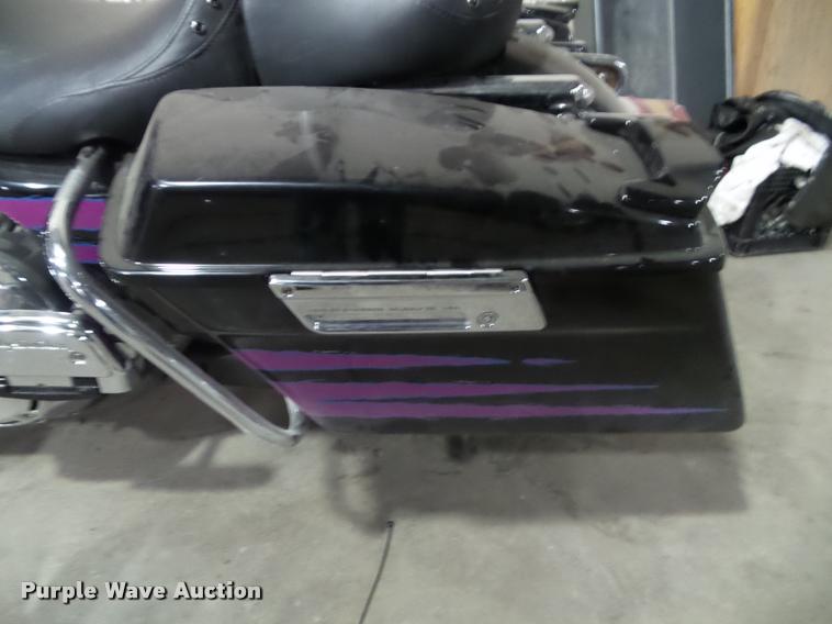 image for item BV9358 2003 Harley Davidson Road King motorcycle