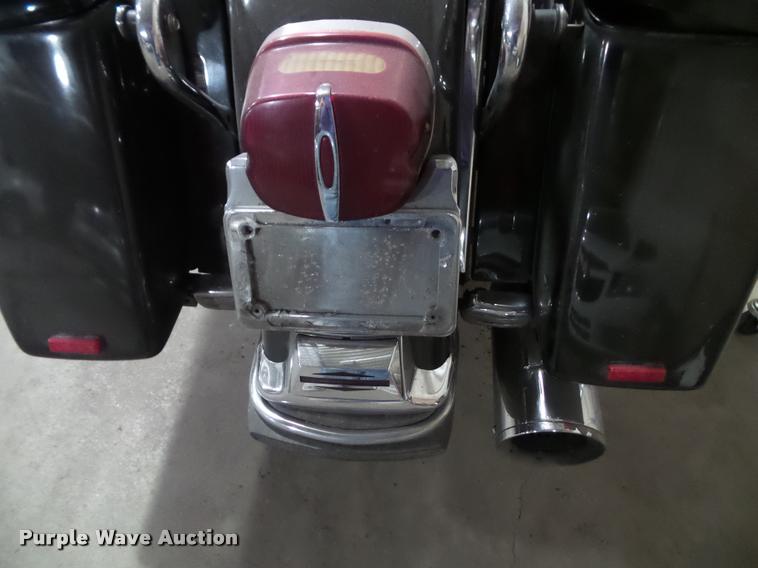 image for item BV9358 2003 Harley Davidson Road King motorcycle