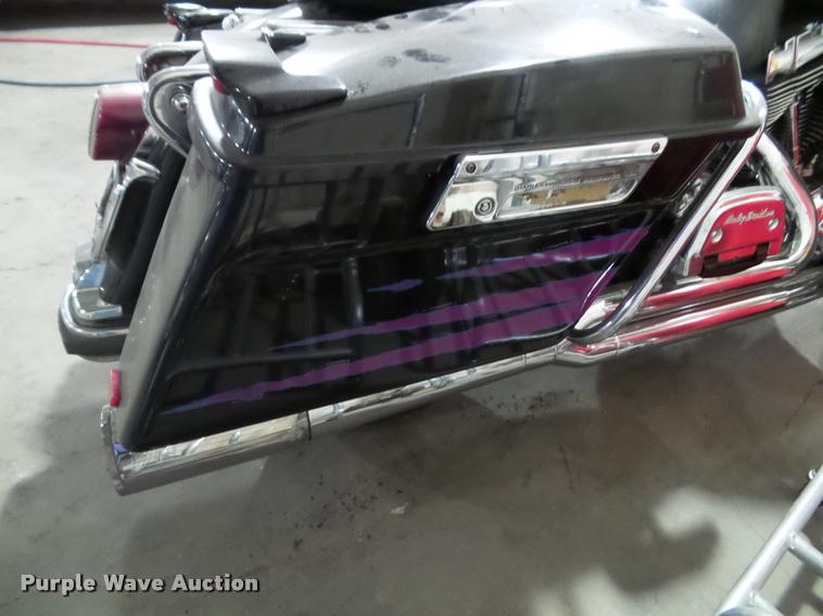 image for item BV9358 2003 Harley Davidson Road King motorcycle