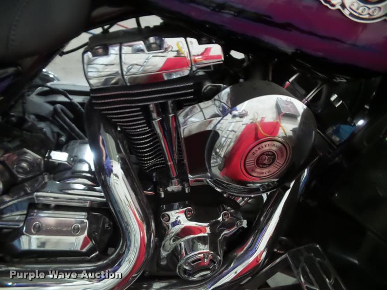 image for item BV9358 2003 Harley Davidson Road King motorcycle