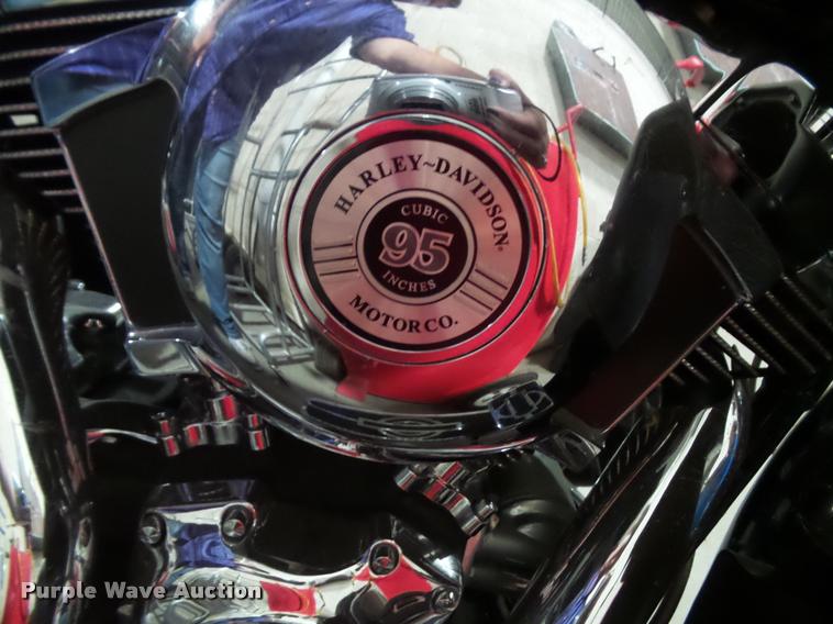 image for item BV9358 2003 Harley Davidson Road King motorcycle