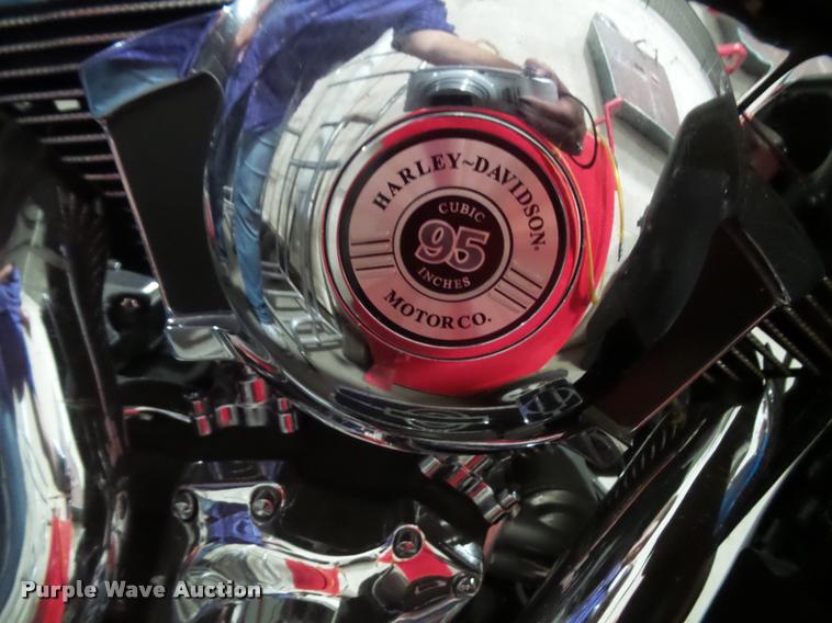 image for item BV9358 2003 Harley Davidson Road King motorcycle