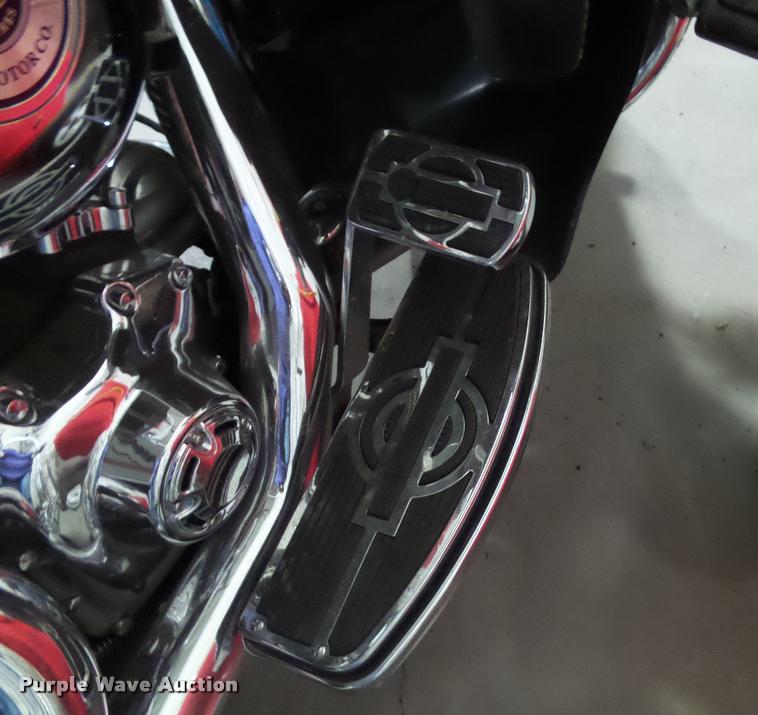 image for item BV9358 2003 Harley Davidson Road King motorcycle