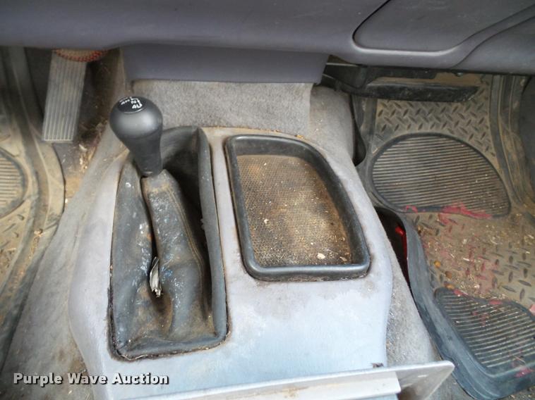 image for item J4751 1999 Dodge Dakota SLT Club Cab pickup truck