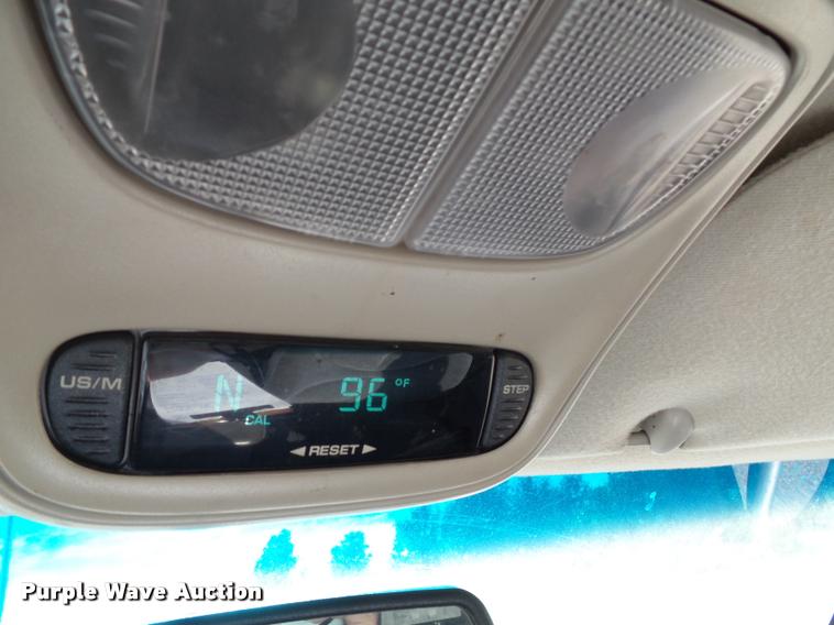 image for item J4751 1999 Dodge Dakota SLT Club Cab pickup truck