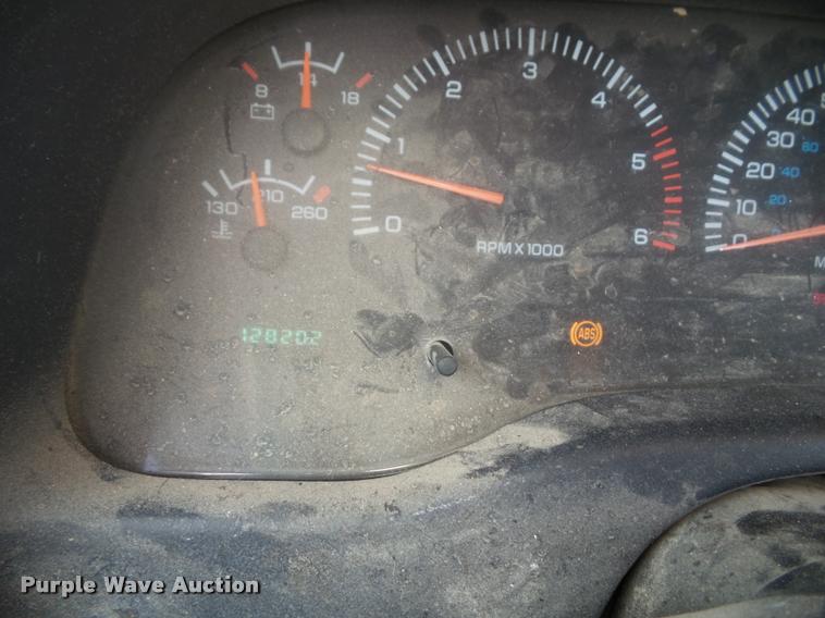 image for item J4751 1999 Dodge Dakota SLT Club Cab pickup truck