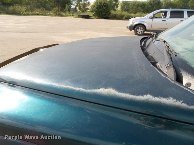 image for item J4751 1999 Dodge Dakota SLT Club Cab pickup truck