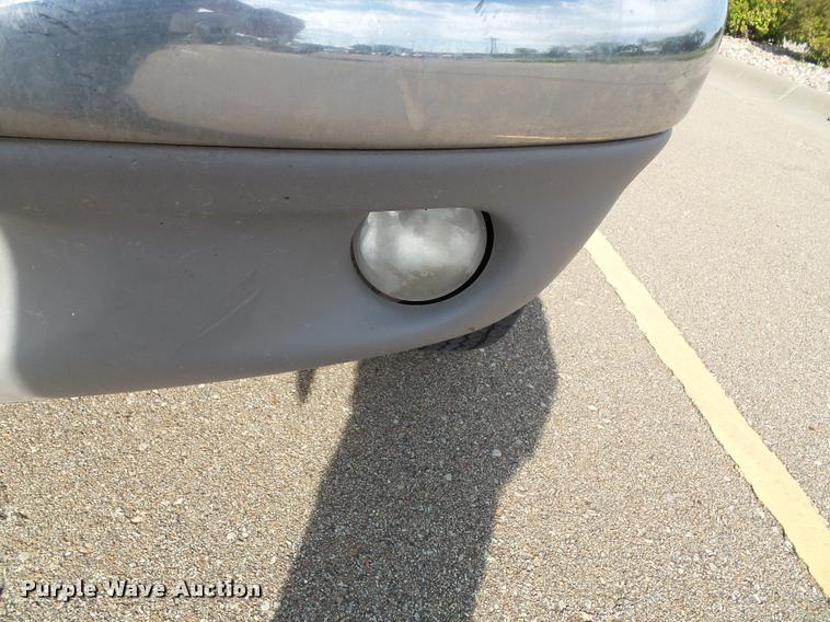 image for item J4751 1999 Dodge Dakota SLT Club Cab pickup truck