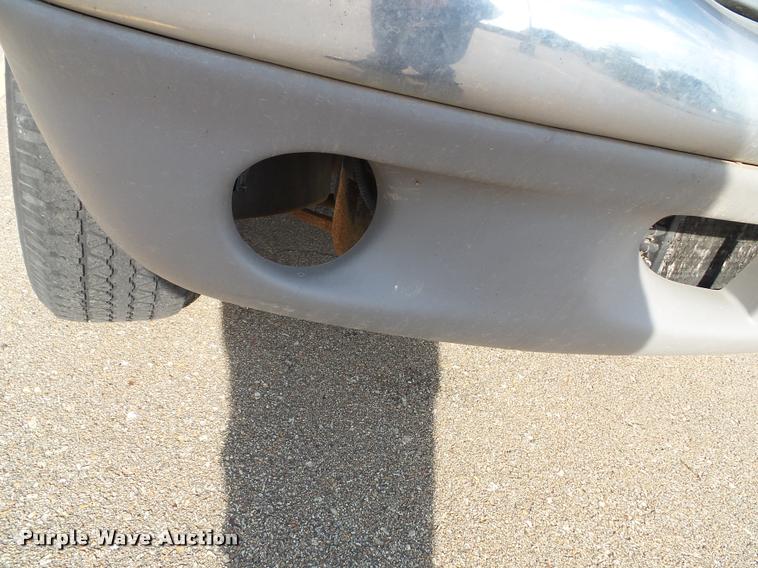 image for item J4751 1999 Dodge Dakota SLT Club Cab pickup truck