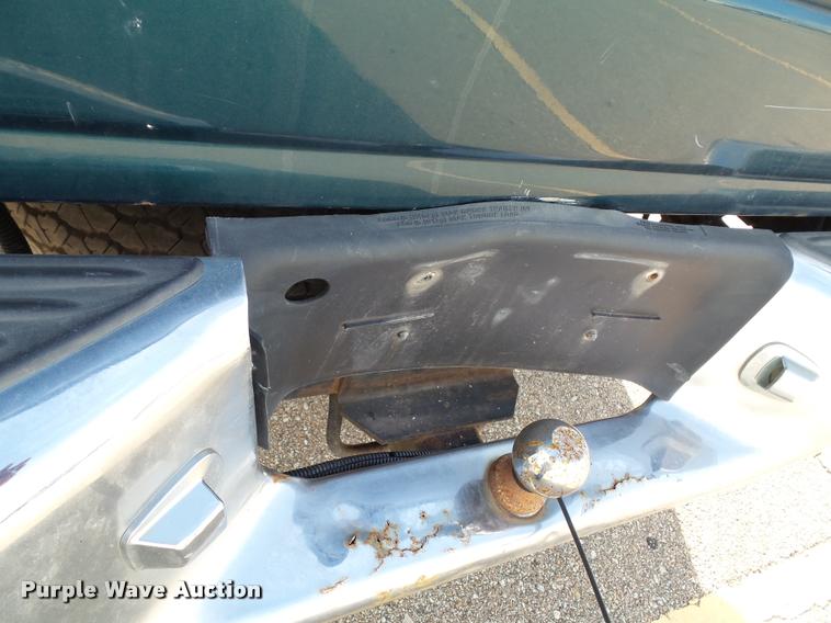 image for item J4751 1999 Dodge Dakota SLT Club Cab pickup truck