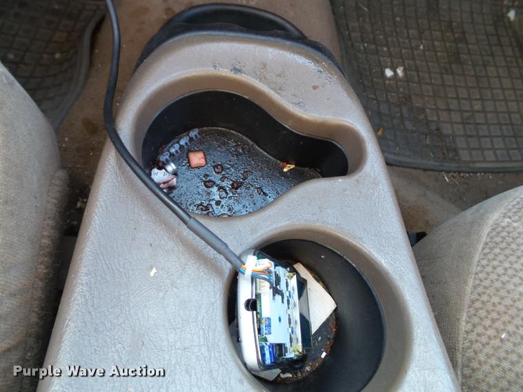 image for item J4755 1999 Ford Taurus SE