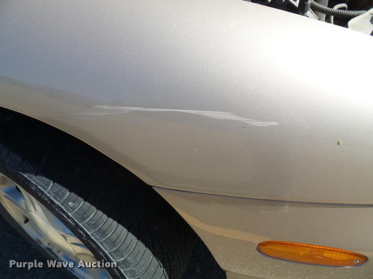 image for item J4755 1999 Ford Taurus SE