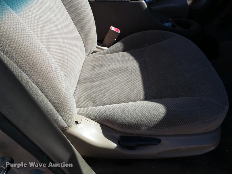 image for item J4755 1999 Ford Taurus SE