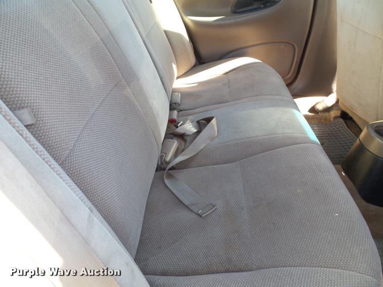 image for item J4755 1999 Ford Taurus SE