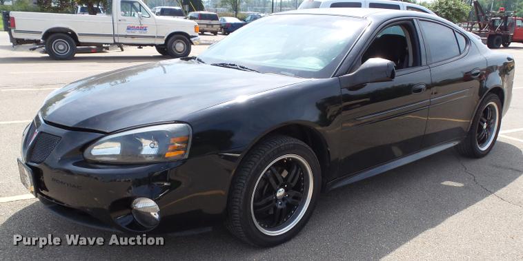 image for item J4760 2004 Pontiac Grand Prix GT