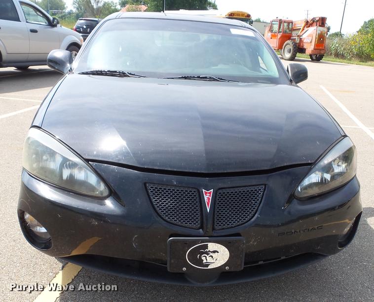 image for item J4760 2004 Pontiac Grand Prix GT