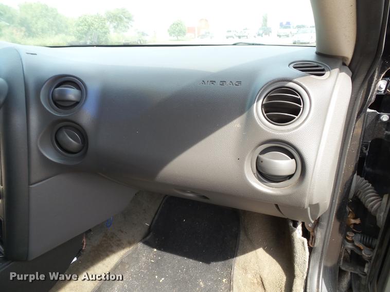 image for item J4760 2004 Pontiac Grand Prix GT