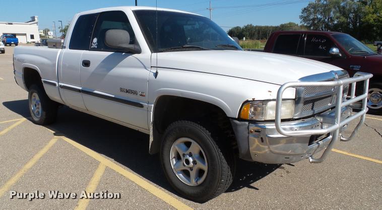 image for item J4766 1999 Dodge Ram 1500 Laramie SLT Quad Cab pickup truck