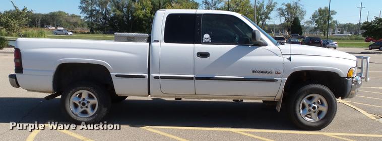 image for item J4766 1999 Dodge Ram 1500 Laramie SLT Quad Cab pickup truck