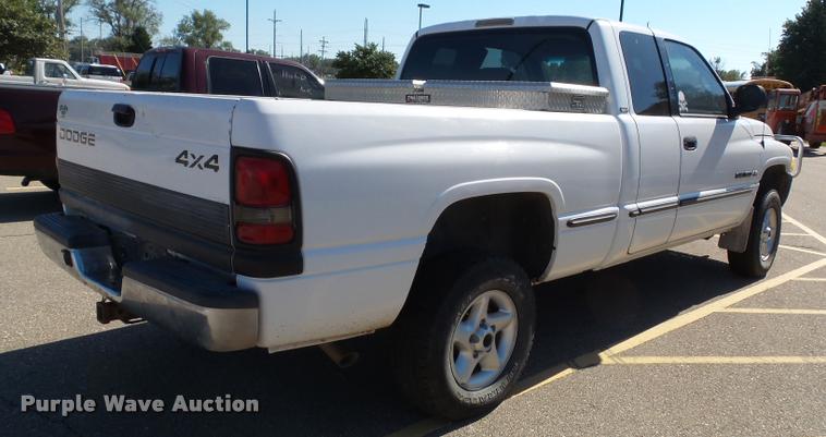 image for item J4766 1999 Dodge Ram 1500 Laramie SLT Quad Cab pickup truck