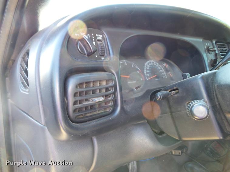 image for item J4766 1999 Dodge Ram 1500 Laramie SLT Quad Cab pickup truck