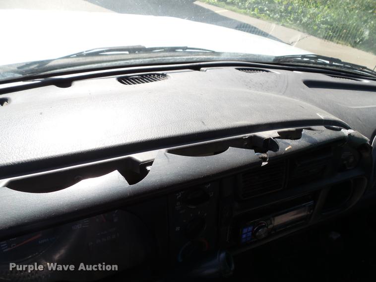 image for item J4766 1999 Dodge Ram 1500 Laramie SLT Quad Cab pickup truck