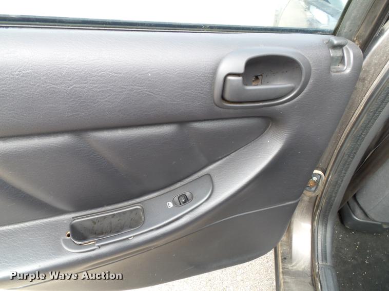 image for item J4773 2001 Dodge Stratus SE