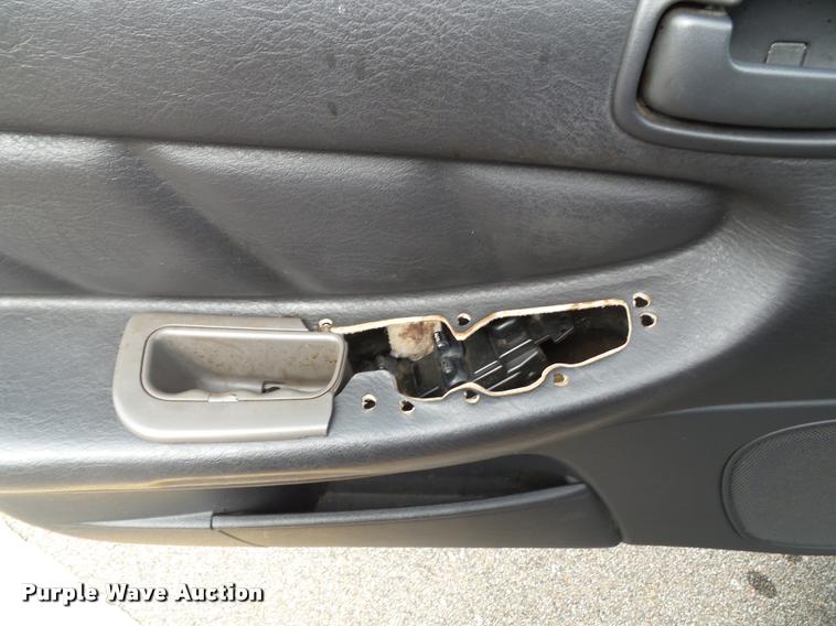 image for item J4773 2001 Dodge Stratus SE