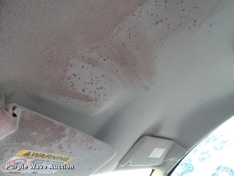 image for item J4773 2001 Dodge Stratus SE