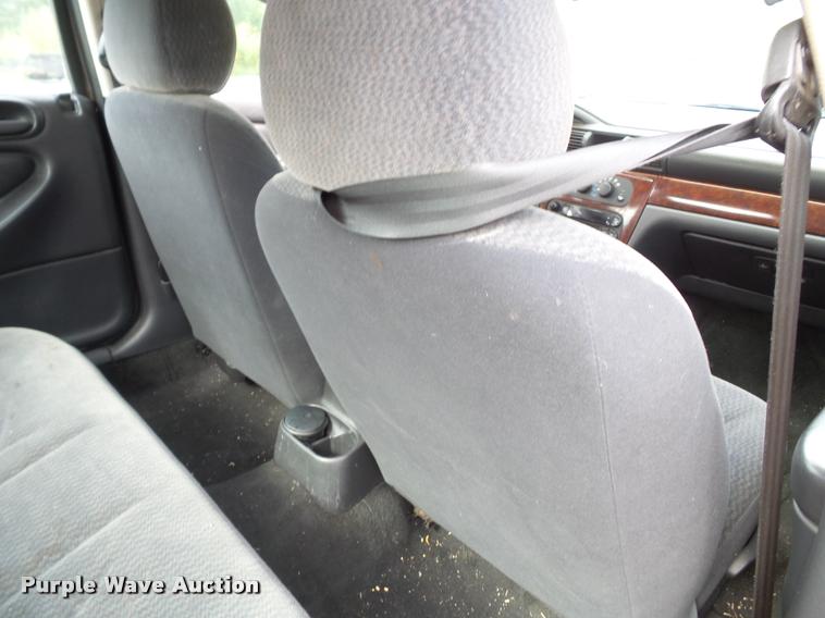 image for item J4773 2001 Dodge Stratus SE