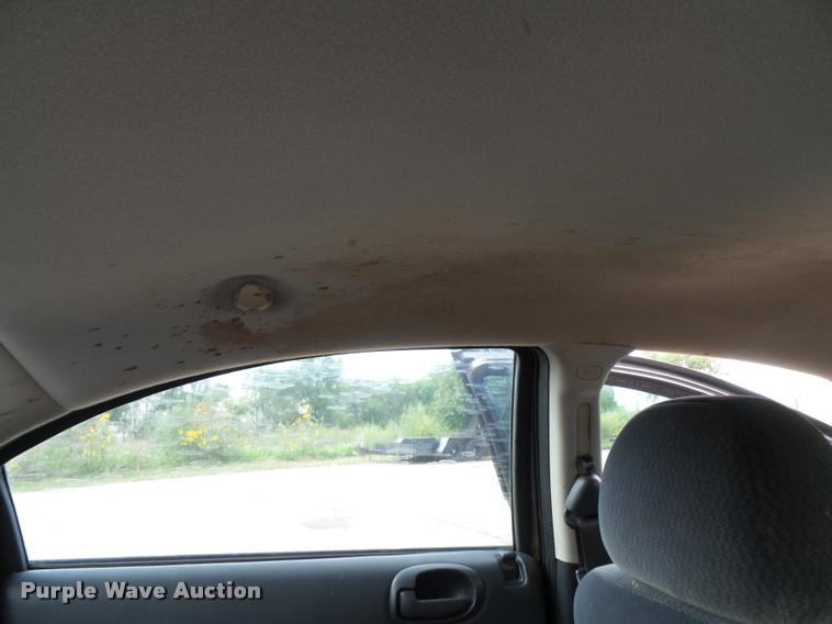 image for item J4773 2001 Dodge Stratus SE