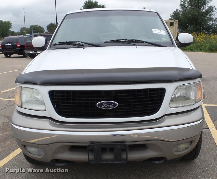 image for item J4788 2001 Ford Expedition Eddie Bauer SUV