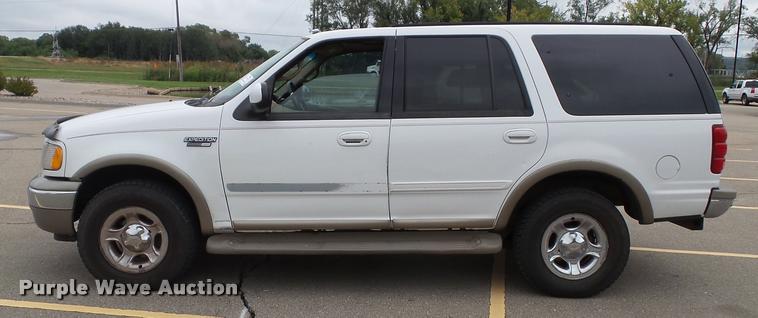 image for item J4788 2001 Ford Expedition Eddie Bauer SUV