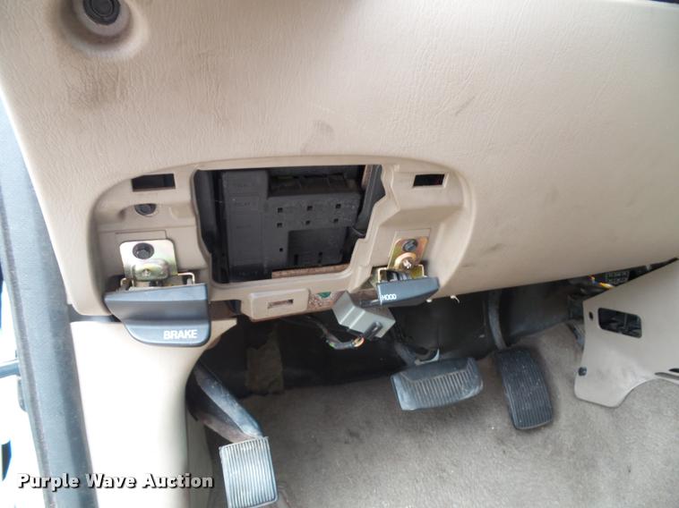 image for item J4788 2001 Ford Expedition Eddie Bauer SUV