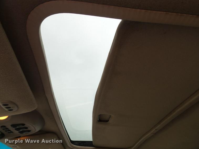 image for item J4788 2001 Ford Expedition Eddie Bauer SUV