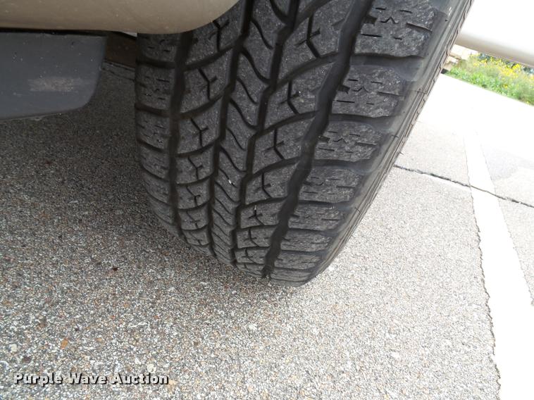 image for item J4788 2001 Ford Expedition Eddie Bauer SUV