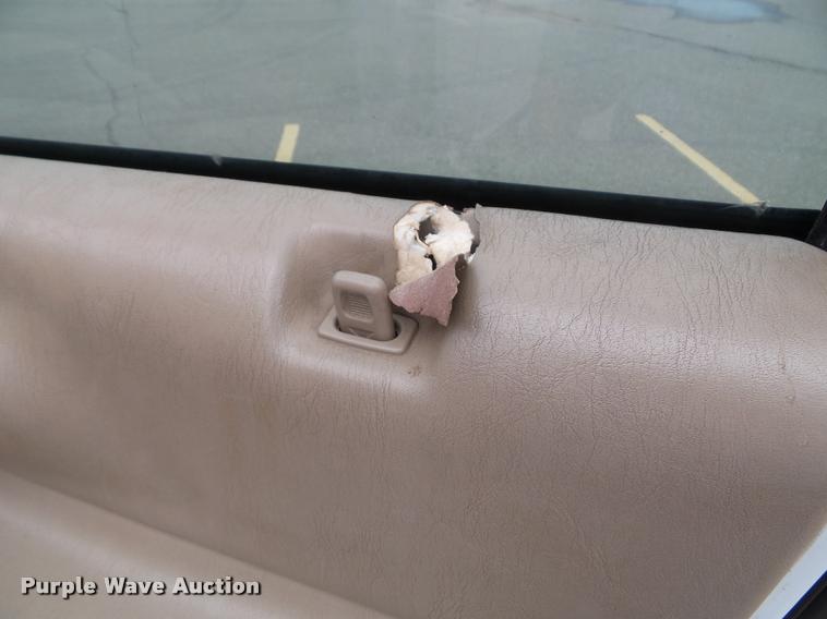 image for item J4788 2001 Ford Expedition Eddie Bauer SUV