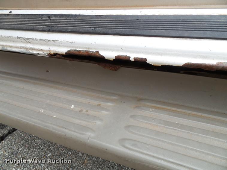 image for item J4788 2001 Ford Expedition Eddie Bauer SUV