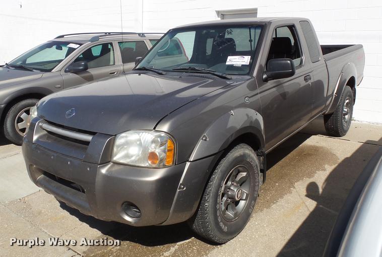 image for item K8192 2004 Nissan Frontier King Cab pickup truck