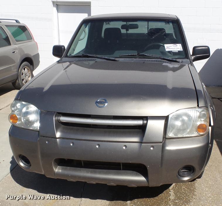 image for item K8192 2004 Nissan Frontier King Cab pickup truck