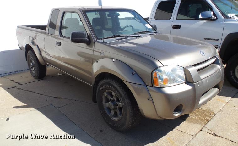 image for item K8192 2004 Nissan Frontier King Cab pickup truck