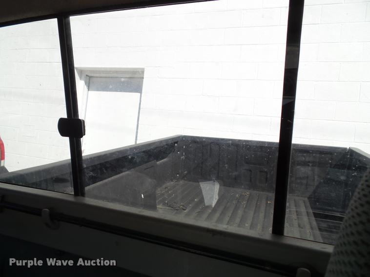 image for item K8192 2004 Nissan Frontier King Cab pickup truck